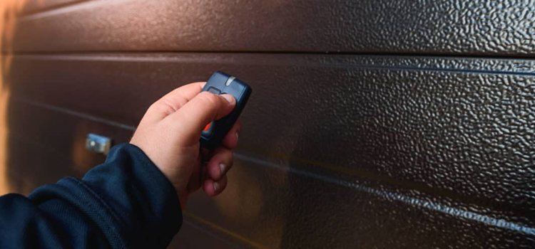 automatic door opener with remote control in Fort Lauderdale